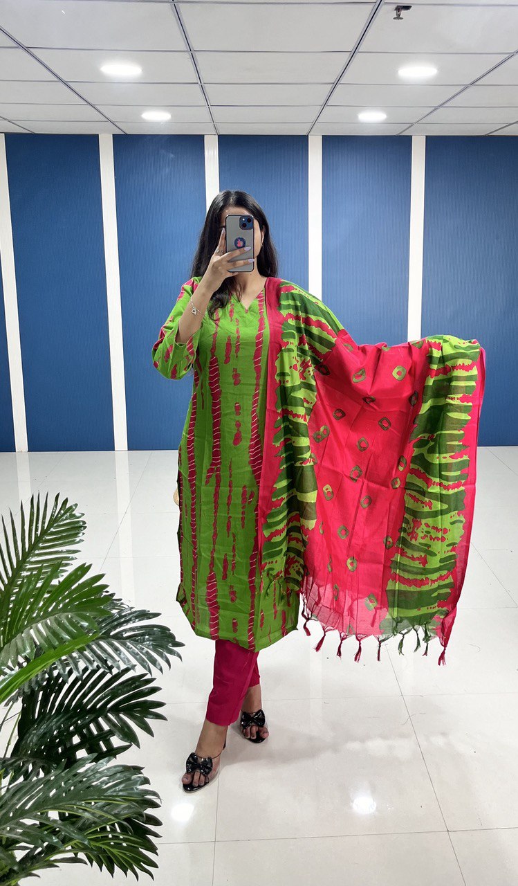 New Look in Printed Kurti & Trousers with Dupatta Set!