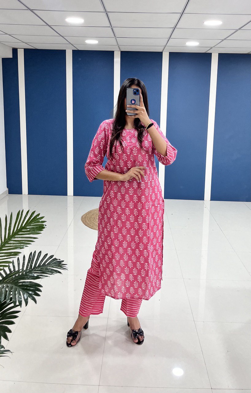 Casual and chic in my favorite kurti with pants.