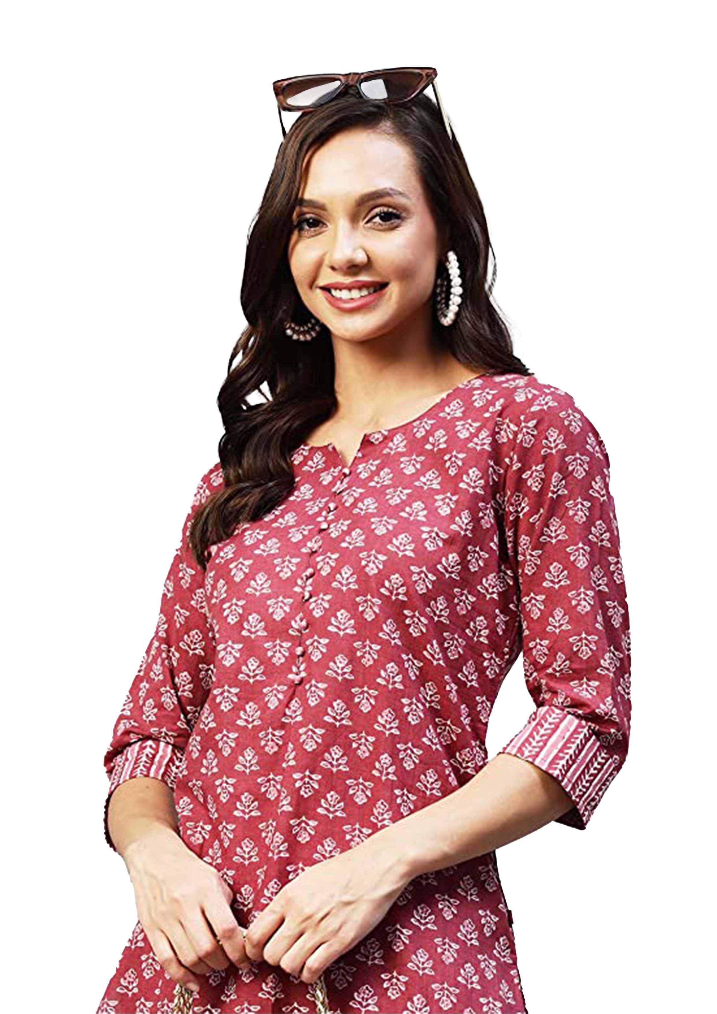 Feeling stylish in this kurti and pant set!