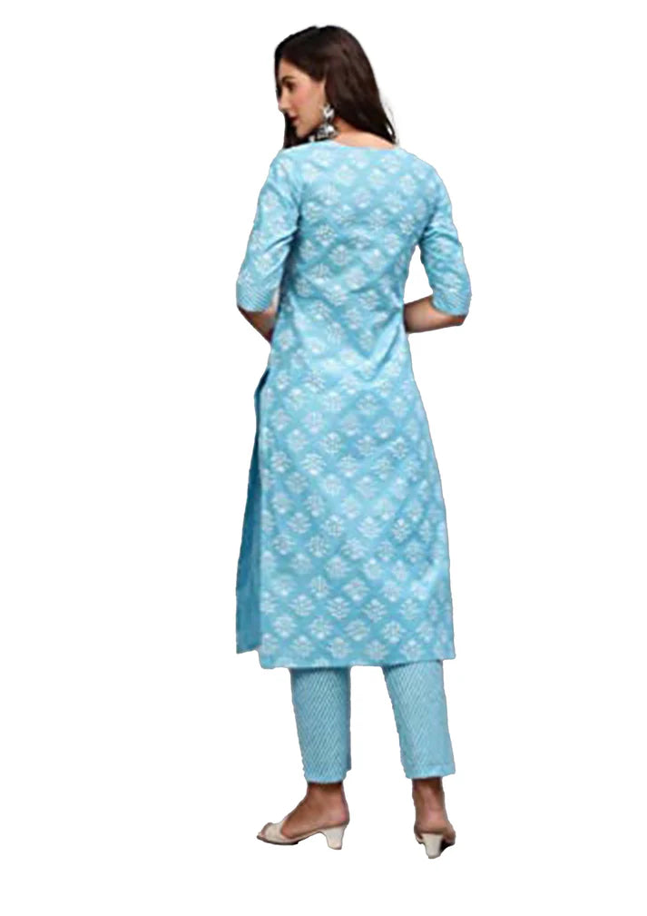 Traditional to the next level with this kurti & pant.