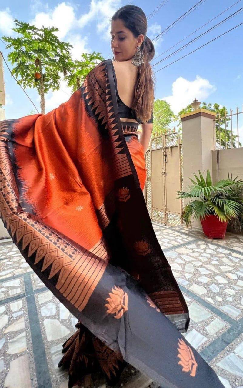 Elegant Jacquard Saree with Contrast Blouse