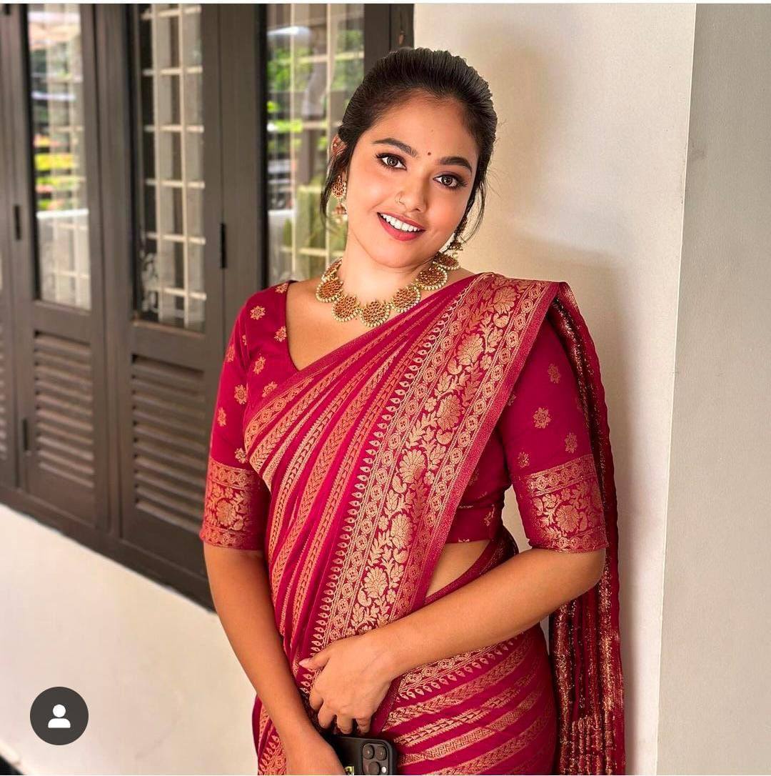 Soft Lichi Silk Jacquard Saree with Contrast Blouse – Wedding & Party Wear