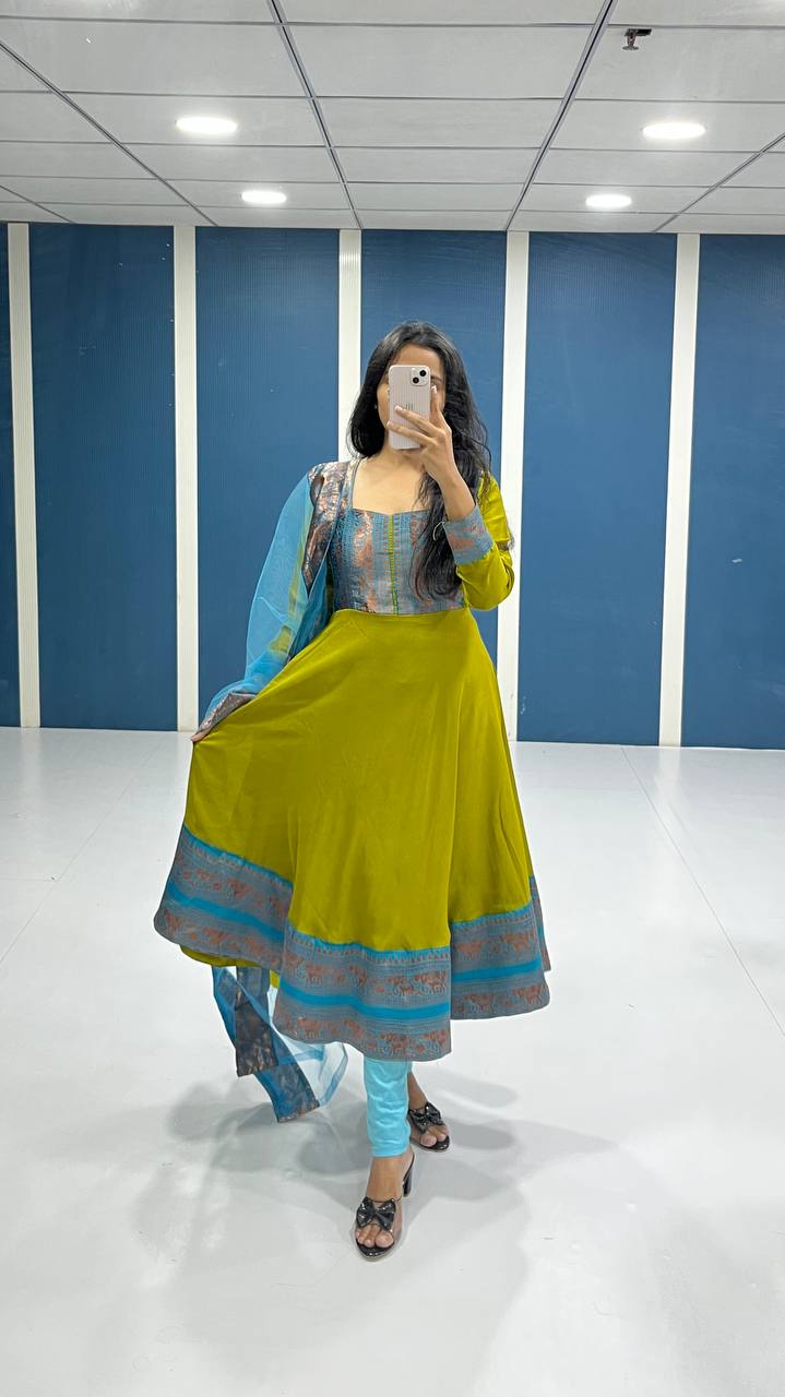 Traditional Anarkali Kurta Set in Vichitra Silk with Zari Detailing