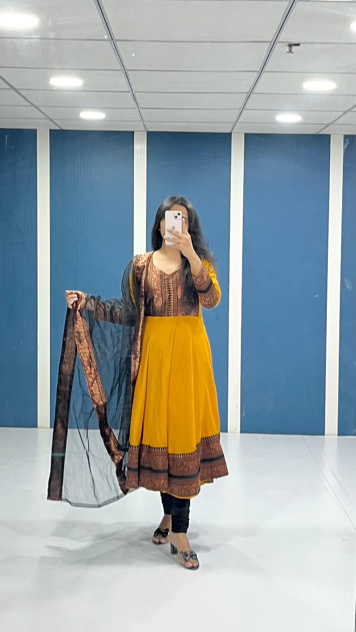 Traditional Anarkali Kurta Set in Vichitra Silk with Zari Detailing