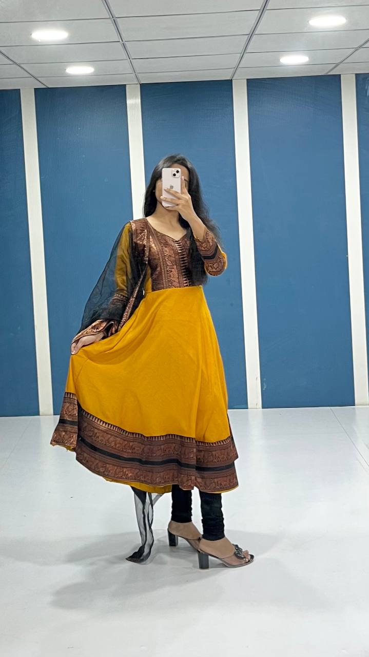 Traditional Anarkali Kurta Set in Vichitra Silk with Zari Detailing