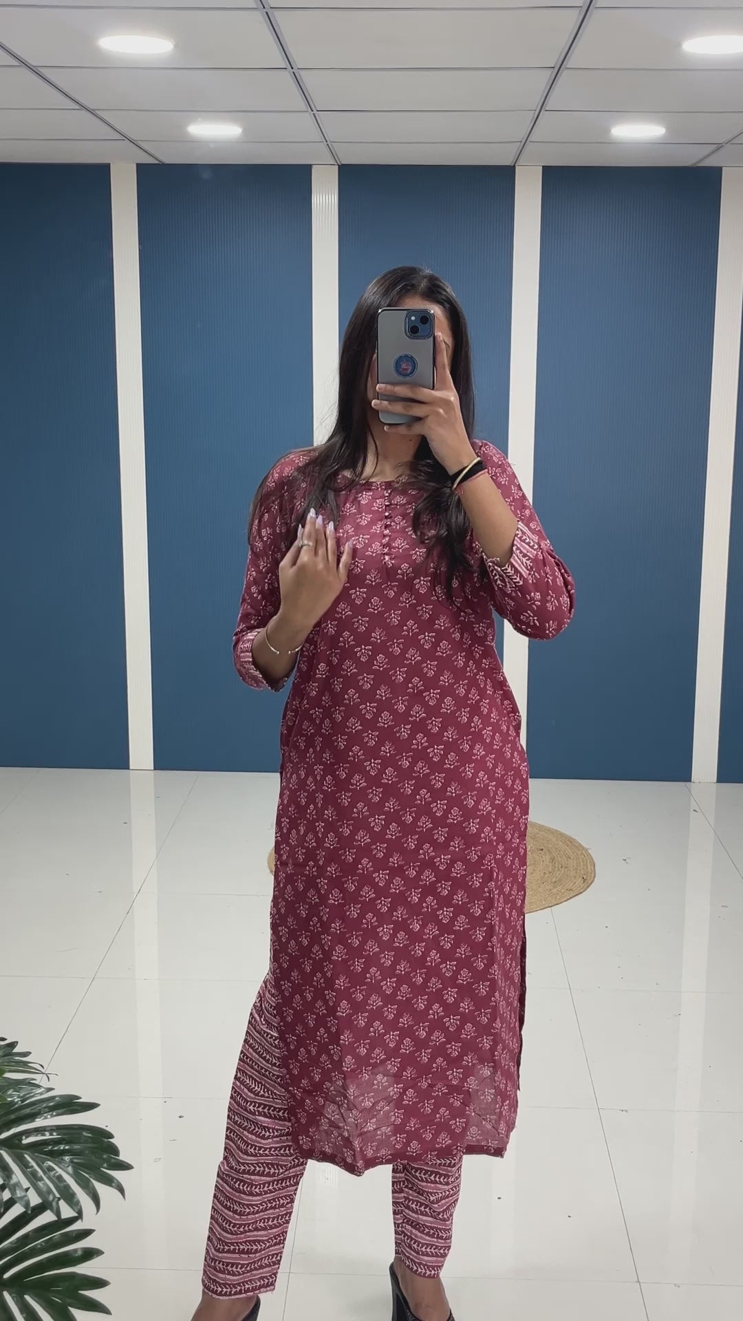 Feeling stylish in this kurti and pant set!